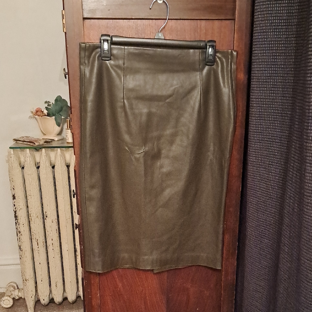 Premise Studio Woman's Size 10 Elegant Grey/Black Faux Leather Pencil Skirt